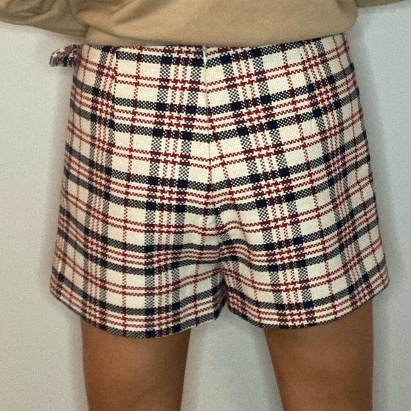 Forever 21 Plaid Skort, size 30, navy/red/cream - Picture 2 of 5